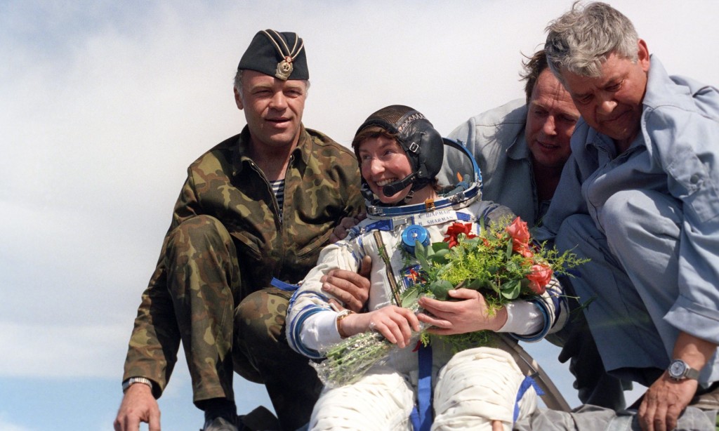Britain's First Astronaut -Helen Sharman Landing After Her 8-Day Mission [The Guardian]