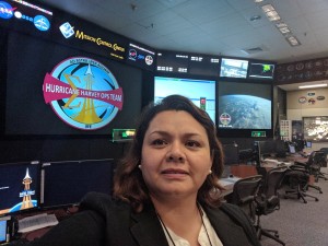 Dorothy Ruiz in Mission Control at NASA Johnson Space Center during Hurricane Harvey. (Copyright: Dorothy Ruiz. Source: https://twitter.com/DorothyRuiz/status/903259274004099072)