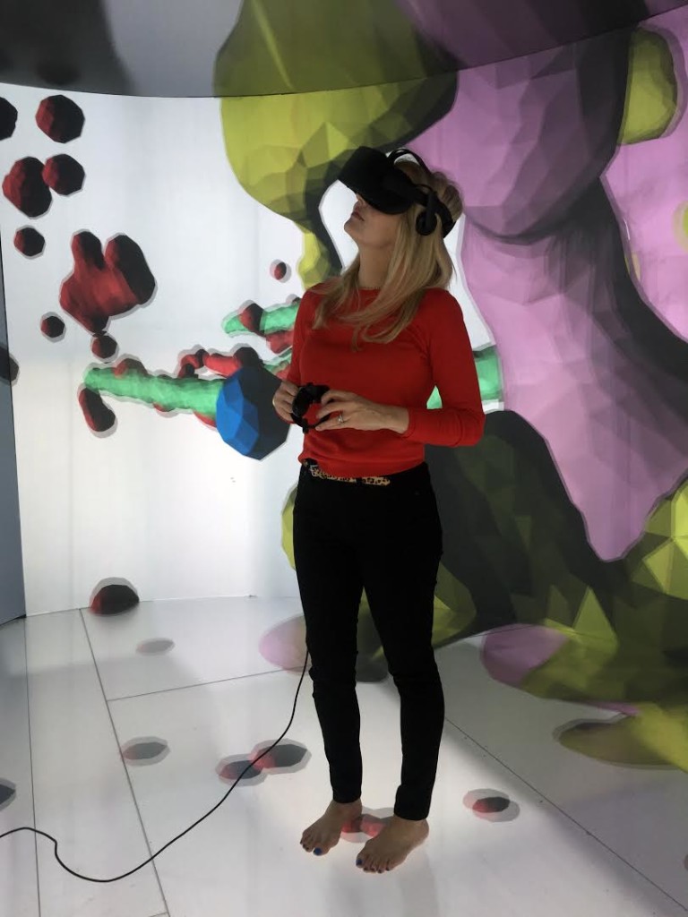 Kim Kowal Arcand experiencing VR (Photo credit: Elaine Jiang)